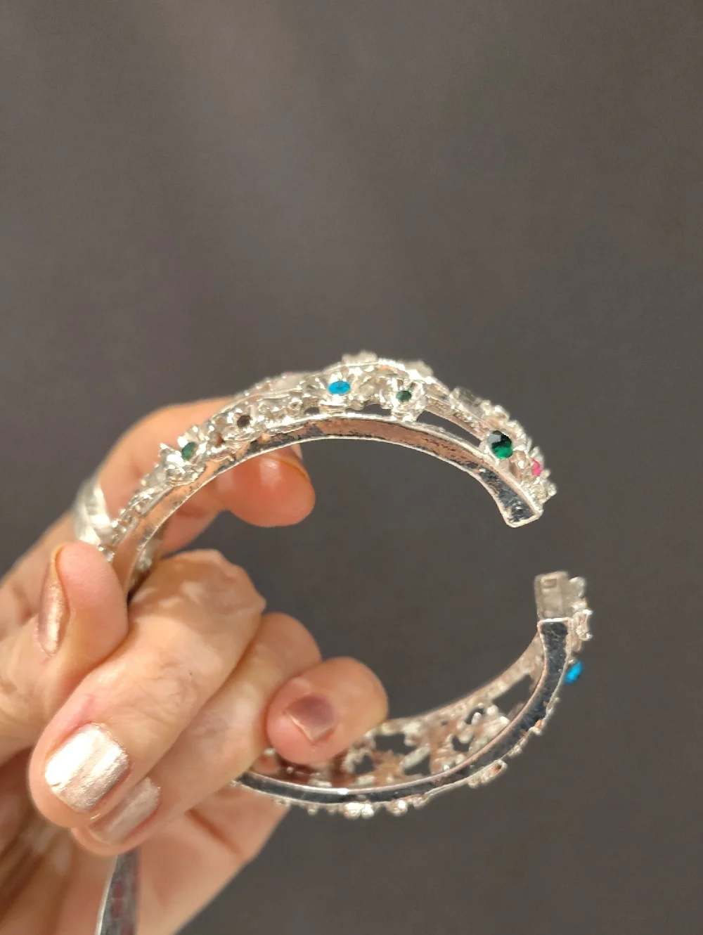 paparazzi "Ripe For The Picking" Floral Metal Hinge Bangle Bracelet - Picture 3 of 4